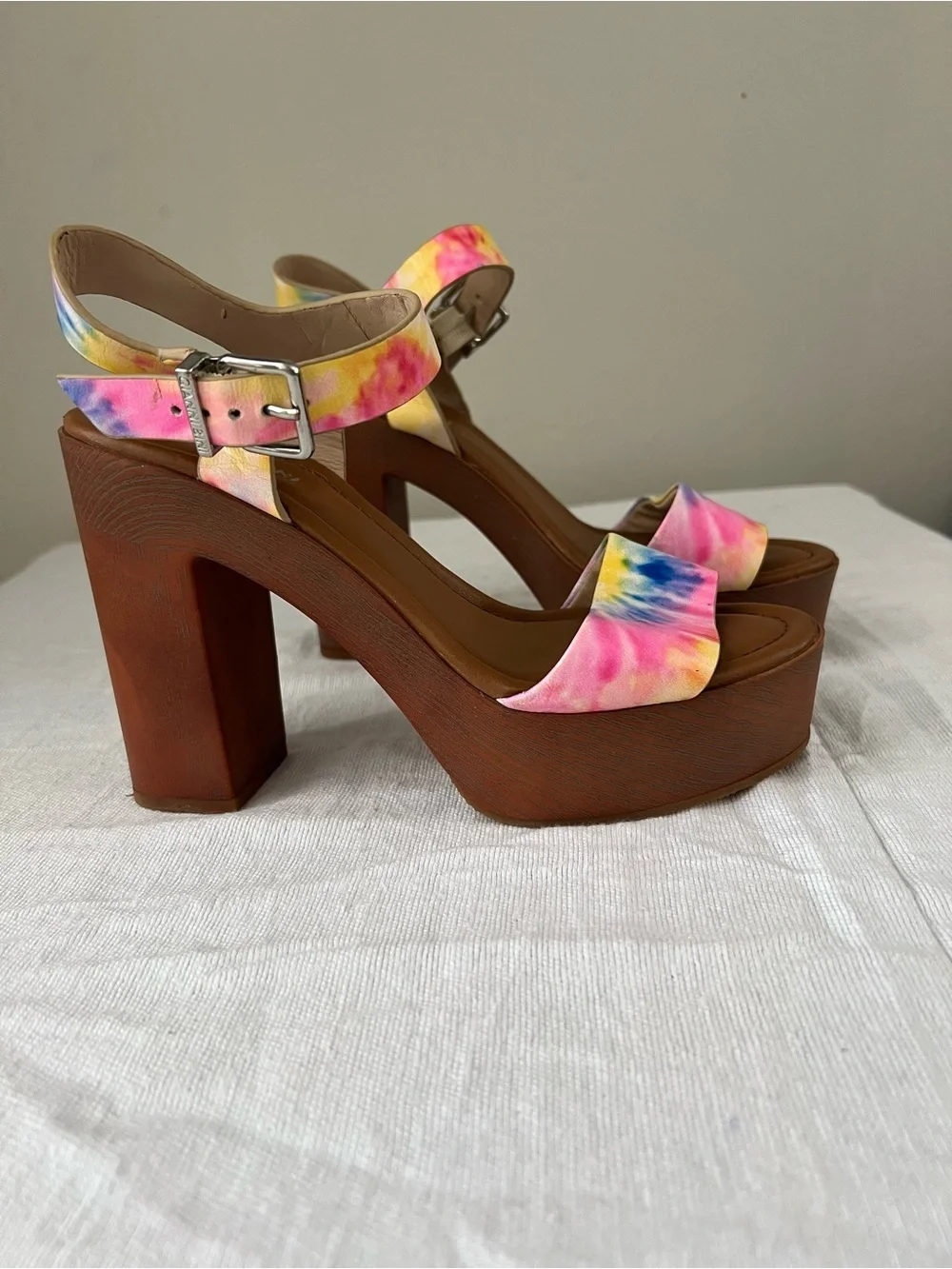 Gianni Bini Tie Dye Platform Heels Size 7.5